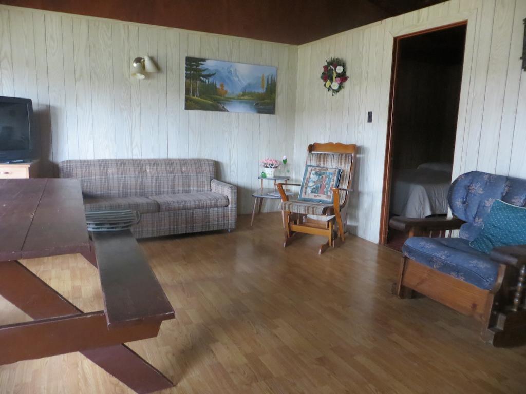 Maciver'S Motel And Camp Blind River Szoba fotó